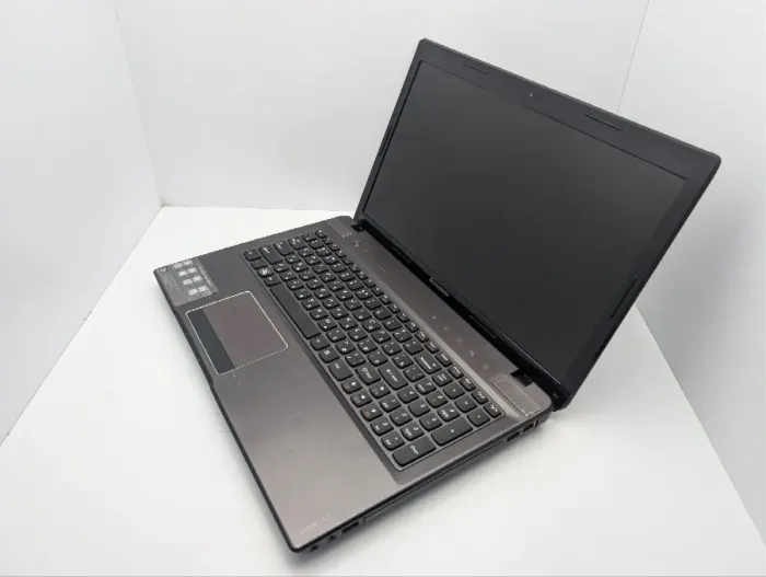 Ноутбук Lenovo IdeaPad Z575 / 15.6" (1366x768) TN / AMD A4-3300M (2 ядра по 1.9 - 2.5 GHz) / 8 GB DDR3 / 500 GB HDD / AMD Radeon Graphics 6480G / WebCam / DVD-ROM б/в - зображення 7