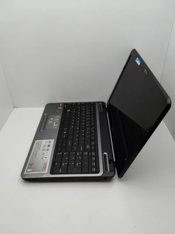 Ноутбук Toshiba Satellite L750 / 15.6" (1366x768) TN / AMD A6-3420M (2 (4) ядра по 1.5 - 2.4 GHz) / 6 GB DDR3 / 750 GB HDD / AMD Radeon HD 6520G Graphics / WebCam б/в - зображення 6
