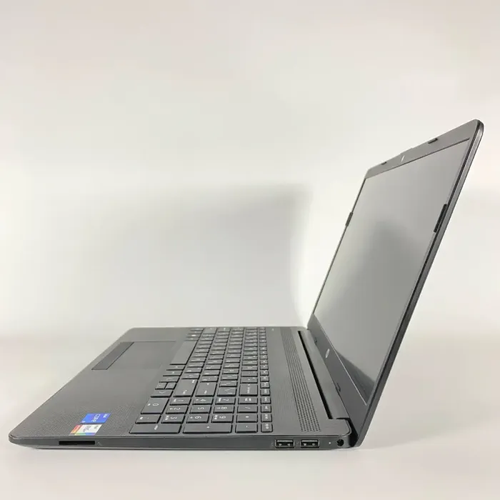 Ультрабук Б-клас HP Laptop 15t-dw400 / 15.6" (1920x1080) IPS / Intel Core i5-1235U (10 (12) ядер по 3.3 - 4.4 GHz) / 16 GB DDR4 / 256 GB SSD / Intel Iris Xe Graphics / WebCam / HDMI б/в - зображення 5
