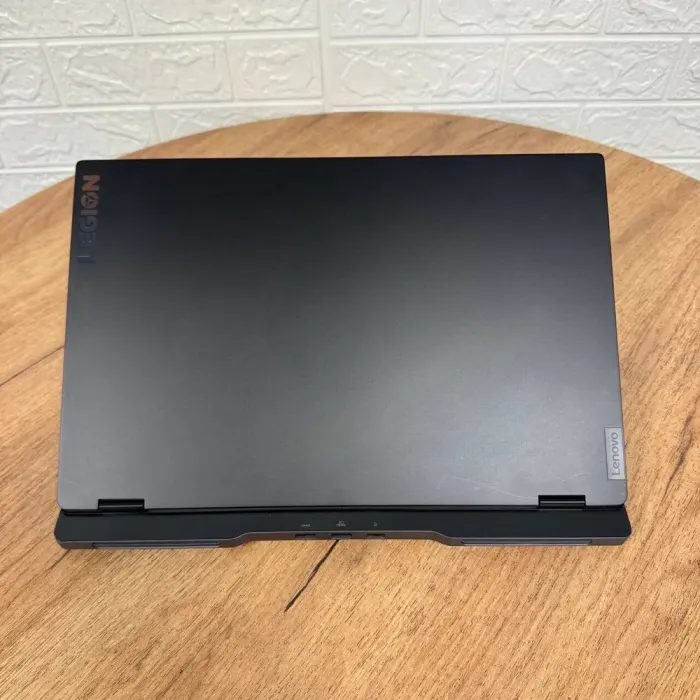 Игровой ноутбук Б-клас Lenovo Legion S7 15ACH6 / 15.6" (1920x1080) IPS / AMD Ryzen 7 5800H (8 (16) ядер по 3.2 - 4.4 GHz) / 16 GB DDR4 / 512 GB SSD / nVidia GeForce RTX 3060, 6 GB GDDR6, 192-bit / WebCam б/в - зображення 3