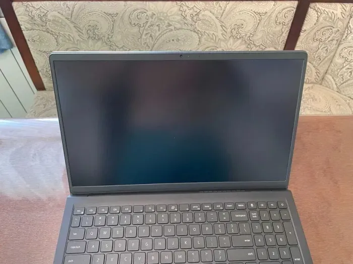 Ультрабук Dell Inspiron 15 3511 / 15.6" (1920x1080) IPS / Intel Core i5-1135G7 (4 (8) ядра по 2.4 - 4.2 GHz) / 8 GB DDR4 / 256 GB SSD / Intel Iris Xe Graphics / WebCam б/в - зображення 7