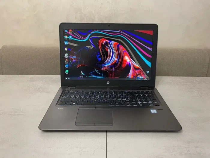 Робоча станція HP ZBook 15u G3 / 15.6" IPS / Intel Core i7-6500U (2 (4) ядра по 2.5-3.1 GHz) / 16 GB DDR4 / 256 GB SSD M.2 / FirePro W4190M, 2GB GDDR5, 128-bit / WebCam / DisplayPort б/в - зображення 2