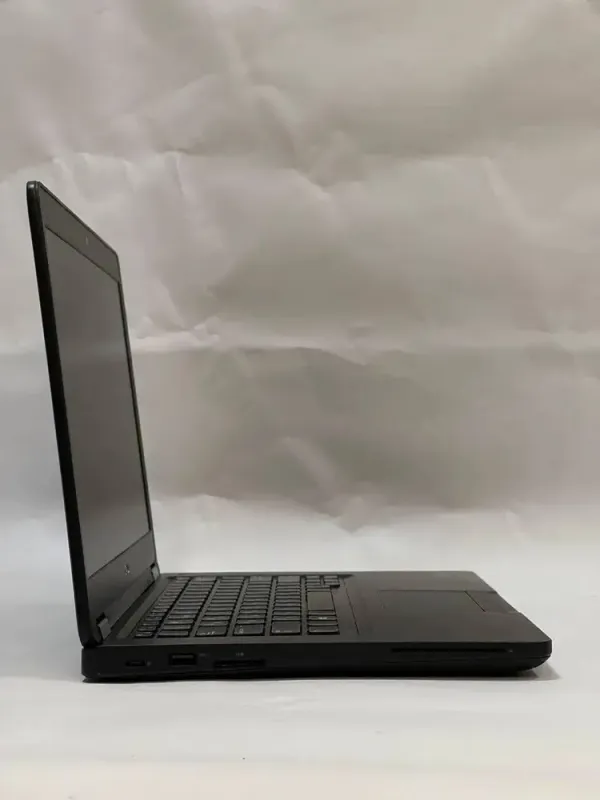 Ультрабук Б-клас Dell Latitude 5490/14" (1366x768) TN / Intel Core i3-8130U (2 (4) ядра по 2.2 - 3.4 GHz) / 8 GB DDR4 / 128 GB SSD / Intel HD Graphics 620  / WebCam / Windows 10 Pro + Бездротова мишка б/в - зображення 6