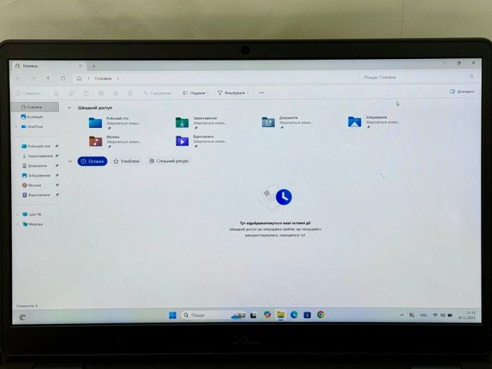 Ноутбук Б-клас Dell Vostro 3500 / 15.6" (1920x1080) IPS / Intel Core i5-1135G7 (4 (8) ядра по 2.4 - 4.2 GHz) / 16 GB DDR4 / 256 GB SSD / Intel Iris Xe Graphics / WebCam / Windows 11 Pro б/в - изображение 3