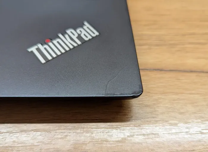 Ультрабук Б-клас Lenovo ThinkPad E14 Gen 2 / 14" (1920x1080) IPS / AMD Ryzen 7 4700U (8 ядер по 2.0 - 4.1 GHz) / 16 GB DDR4 / 512 GB SSD / AMD Radeon Graphics 448SP / WebCam / Windows 10 б/в - зображення 3