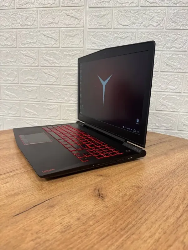 Ігровий ноутбук Б-клас Lenovo Legion Y520-15IKBN / 15.6" (1920x1080) IPS / Intel Core i5-7300HQ (4 ядра по 2.5 - 3.5 GHz) / 8 GB DDR4 / 500 GB SSD / nVidia GeForce GTX 1050, 4 GB GDDR5, 128-bit / WebCam б/в - зображення 4