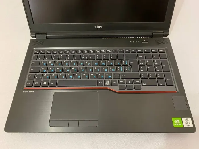 Мобільна робоча станція Fujitsu Celsius H7510 / 15.6" (1920x1080) IPS / Intel Core i7-10850H (6 (12) ядер по 2.7 - 5.1 GHz) / 32 GB DDR4 / 512 GB SSD / nVidia Quadro T1000, 4 GB GDDR6, 128-bit / WebCam / HDMI б/в - зображення 5