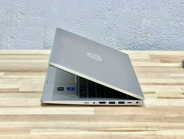 Ультрабук HP ProBook 440 G9 / 14" (1920x1080) IPS / Intel Core i5-1235U (10 (12) ядер по 3.3 - 4.4 GHz) / 16 GB DDR4 / 512 GB SSD / Intel Iris Xe Graphics / WebCam / Win 11 Pro б/в - зображення 6
