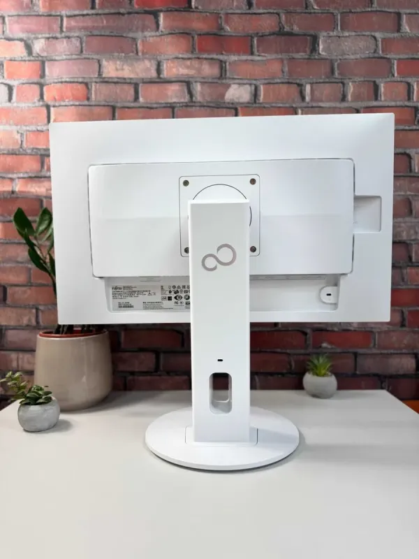 Монітор Fujitsu P24-9T / 24" (1920x1080) IPS / VGA, HDMI, DisplayPort, USB-Type-C, USB-Hub, Audio / Вбудовані колонки 2x 2W / VESA 100x100 б/в - зображення 7