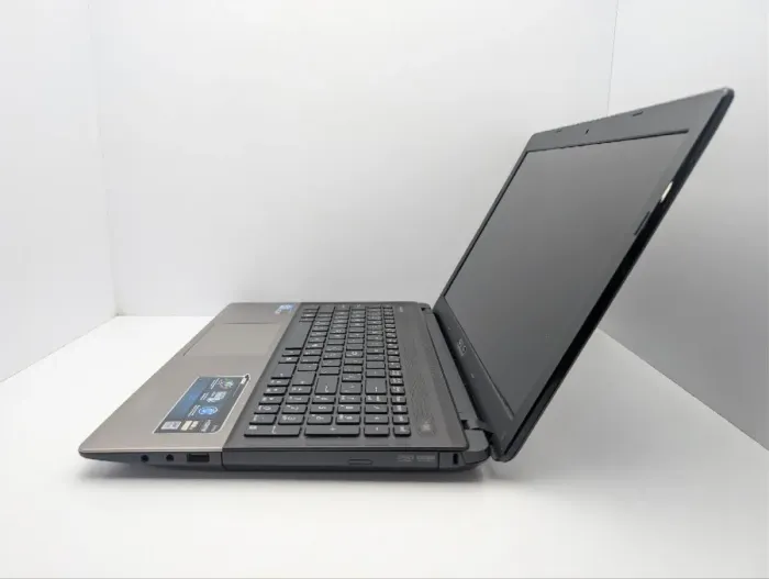 Ноутбук Asus K55 / 15.6" (1366x768) TN / Intel Core i3-3110M (2 (4) ядра по 2.4 GHz) / 8 GB DDR3 / 750 GB HDD / nVidia GeForce 610M, 2 GB GDDR3, 64-bit / WebCam / DVD-ROM б/в - зображення 5