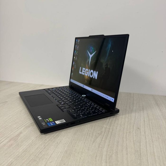 Ігровий ноутбук Lenovo Legion 5 15IRX10 / 15,6" (2560x1440) OLED / Intel Core i7-13650HX (14 (20) ядер по 2,6 - 4,9 ГГц) / 32 ГБ DDR5 / 1000 ГБ SSD / nVidia GeForce RTX 5060, 8 ГБ GDDR7, 128-біт / Веб-камера б/в - зображення 7