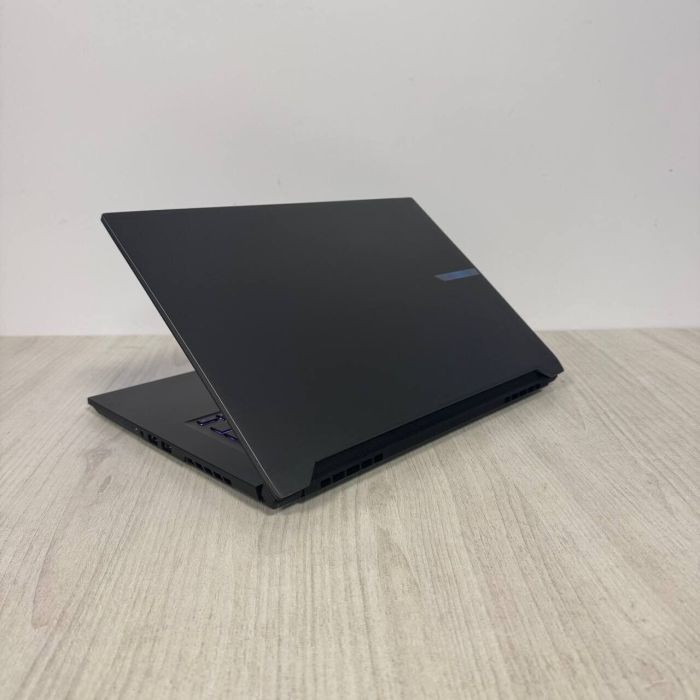 Ігровий ноутбук Б-класу Gigabyte Aero X16 1WH / 16" (2560x1600) IPS / AMD Ryzen AI 7 350 (8 (16) ядер по 2,0 - 5,0 ГГц) / 16 ГБ DDR5 / 1000 ГБ SSD NVMe / nVidia GeForce RTX 5070, 8 ГБ GDDR7, 128-біт / WebCam б/в - зображення 5