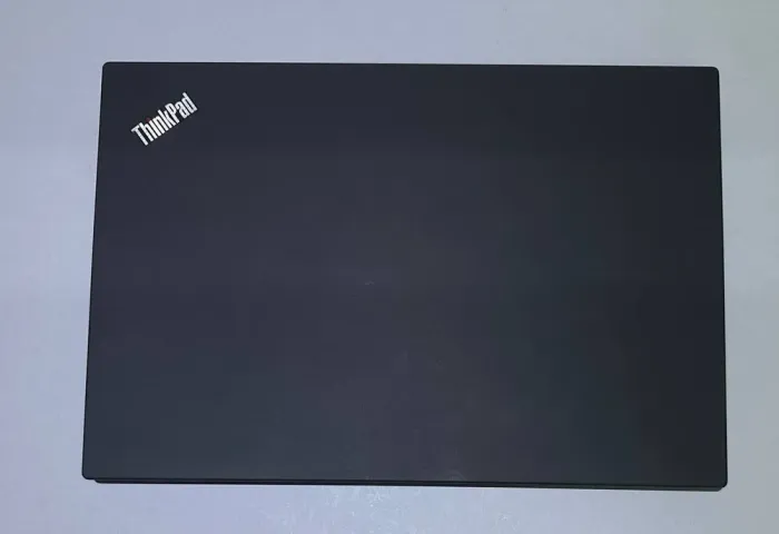 Ультрабук Lenovo ThinkPad T590 / 15.6" (1920x1080) IPS / Intel Core i7-8665U (4 (8) ядра по 1.9 - 4.8 GHz) / 16 GB DDR4 / 256 GB SSD / nVidia GeForce MX250, 2 GB GDDR5, 64-bit / WebCam / Win 11 б/в - зображення 3