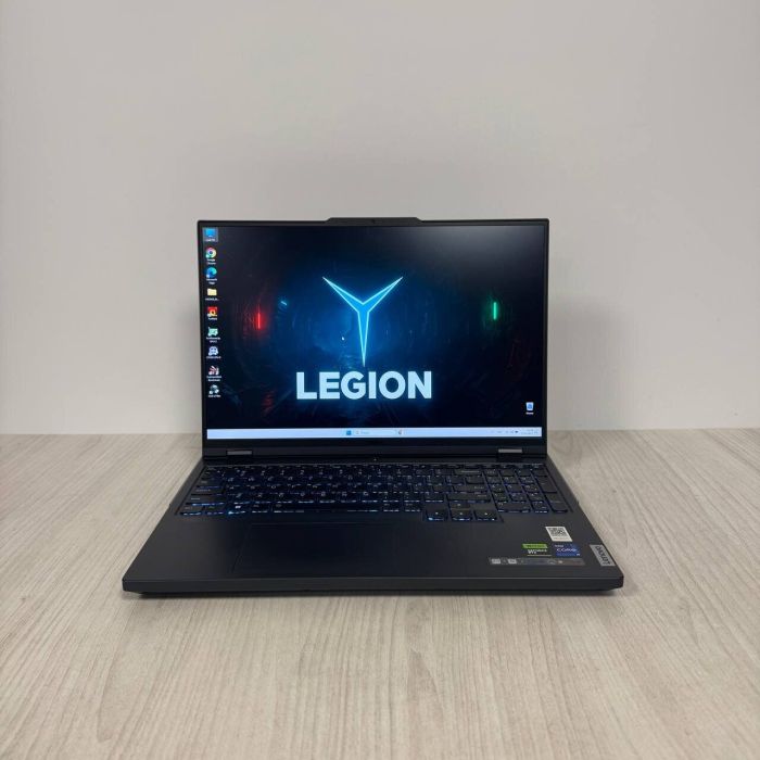 Ігровий ноутбук Б-класу Lenovo Legion Pro 5 16IRX8 / 16" (2560x1600) IPS / Intel Core i9-13900HX (24 (32) ядра по 2,2 - 5,4 ГГц) / 32 ГБ DDR5 / 1000 ГБ SSD NVMe / nVidia GeForce RTX 4070, 8 ГБ GDDR6, 128-біт / WebCam б/в - зображення 2