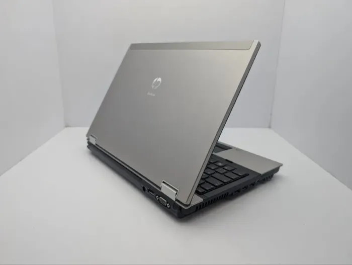 Ноутбук HP EliteBook 8440p / 14" (1366x768) TN / Intel Core i7-620M (2 (4) ядра по 2.7 - 3.3 GHz) / 6 GB DDR3 / 240 GB SSD / Intel HD Graphics / WebCam б/в - зображення 8
