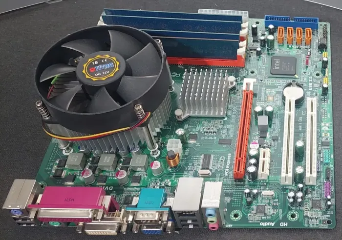 Комплект: Материнська плата Elitegroup G41T-M9 V1.0 / Intel Pentium E5800 (2 ядра по 3.2 GHz) / Intel GMA X4500 Graphics / Socket 775 / 8 GB DDR3 + Кулер б/в - зображення 4