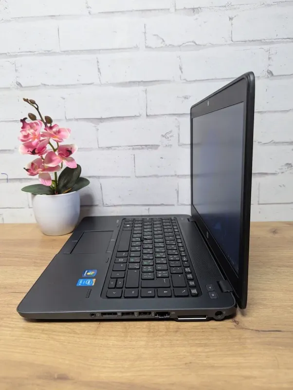 Мобільна робоча станція Б-клас HP ZBook 14 G2 / 14" (1366x768) TN / Intel Core i5-5200U (2 (4) ядра по 2.2 - 2.7 GHz) / 8 GB DDR3 / 128 GB SSD / AMD FirePro M4150, 1 GB GDDR5, 128-bit / WebCam б/в - зображення 5
