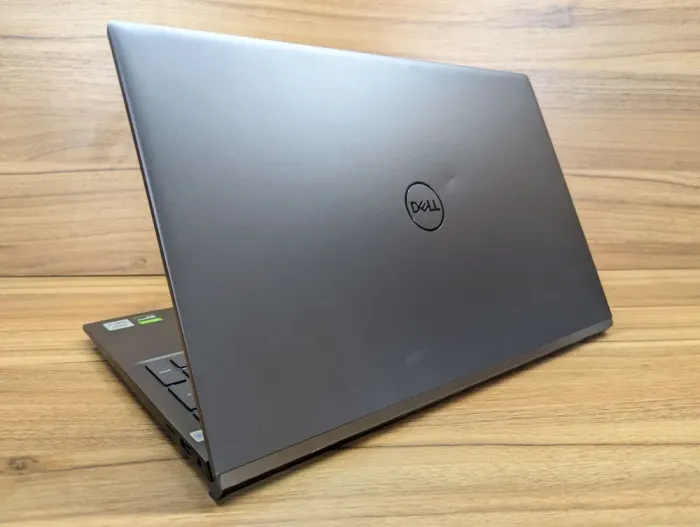 Ігровий ноутбук Dell Vostro 7500 / 15.6" (1920x1080) IPS / Intel Core i7-10750H (6 (12) ядер по 2.6 - 5.0 GHz) / 16 GB DDR4 / 1000 GB SSD / nVidia GeForce GTX 1650 Ti, 4 GB GDDR6, 128-bit / TouchID / WebCam / Windows 10 б/в - зображення 7