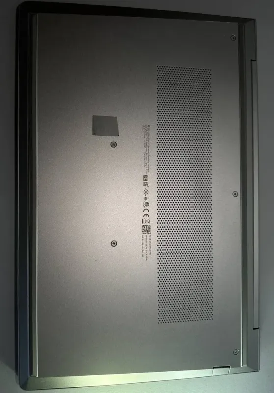 Ультрабук HP ProBook 445 G9 / 14" (1920x1080) IPS / AMD Ryzen 5 5625U (6 (12) ядер по 2.3 - 4.3 GHz) / 16 GB DDR4 / 512 GB SSD / Radeon RX Vega 7 Graphics / WebCam б/в - зображення 6