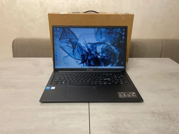 Ультрабук Asus Vivobook 17 F1704V / 17.3" (1920x1080) IPS / Intel Core 5 120U (10 (12) ядер по 1.4 - 5.0 GHz) / 16 GB DDR4 / 512 GB SSD M.2 / Intel Graphics / WebCam б/в - зображення 2