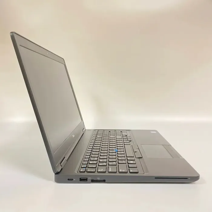 Ультрабук Dell Latitude 5590 / 15.6" (1920x1080) TN / Intel Core i5-8350U (4 (8) ядра по 1.7 - 3.6 GHz) / 16 GB DDR4 / 256 GB SSD / Intel UHD Graphics 620 / WebCam б/в - зображення 2