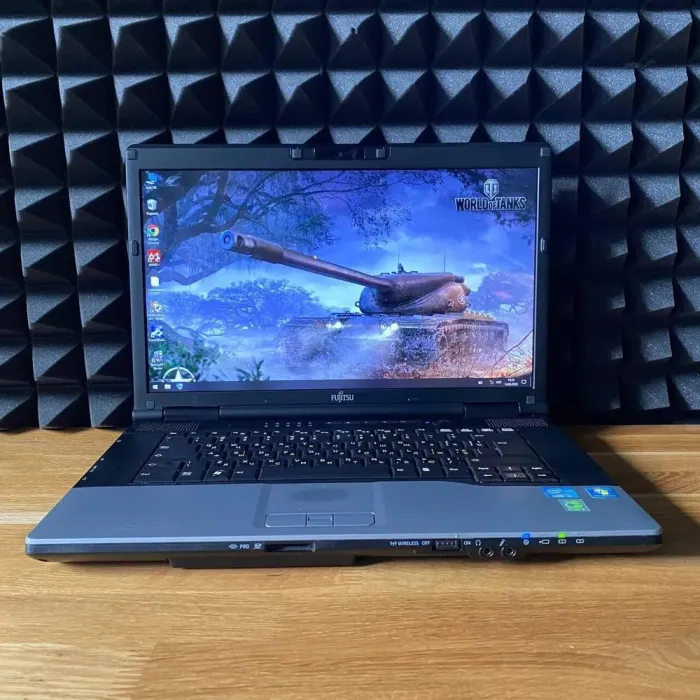 Ноутбук Fujitsu LifeBook E752 / 15.6" (1600x900) TN / Intel Core i5-3210M (2 (4) ядра по 2.5 - 3.1 GHz) / 8 GB DDR3 / 128 GB SSD / Intel HD Graphics 4000 / WebCam / DVD-ROM б/в - зображення 2