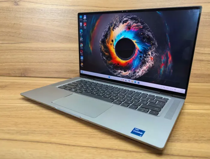 Ультрабук-трансформер Б-клас Dell Latitude 9520 / 15.6" (1920x1080) IPS Touch / Intel Core i5-1145G7 (4 (8) ядра по 2.6 - 4.4 GHz) / 16 GB DDR4 / 256 GB SSD / Intel Iris Xe Graphics / WebCam / Windows 11 б/в - зображення 5