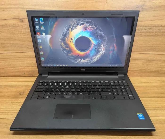 Ноутбук Dell Inspiron 15-3543 / 15.6" (1366x768) TN Touch / Intel Core i3-5005U (2 (4) ядра по 2.0 GHz) / 8 GB DDR3 / 240 GB SSD / Intel HD Graphics 5500 / WebCam / HDMI / Windows 10 б/в - зображення 2