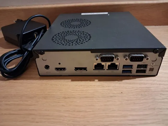 Неттоп Shuttle XPC slim DH310 USFF / Intel Core i3-8100 (4 ядра по 3.6 GHz) / 8 GB DDR4 / 256 GB SSD / Intel UHD Graphics 630 / HDMI / DisplayPort б/в - зображення 3