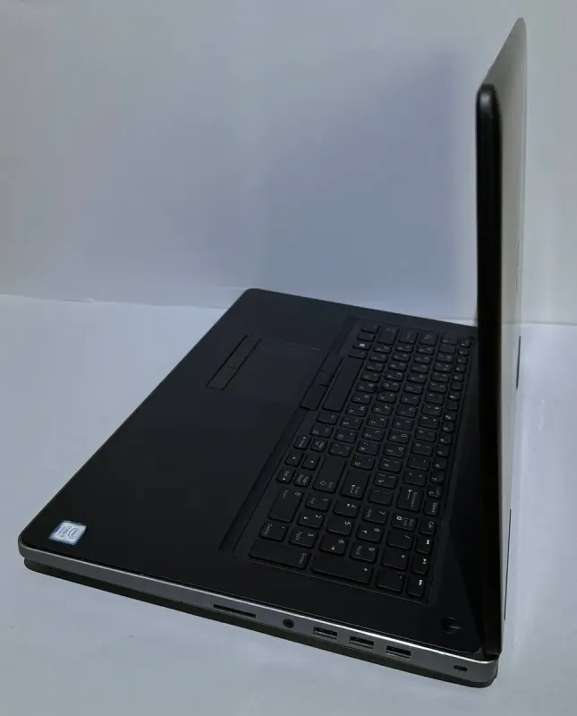 Мобільна робоча станція Dell Precision 7720 / 17,3" (1920x1080) IPS / Intel Core i7-7920HQ (4 (8) ядра по 3,1 - 4,1 ГГц) / 16 ГБ DDR4 / 512 ГБ SSD / nVidia Quadro P3000, 6 ГБ GDDR5, 192-біт / Веб-камера / Windows 11 Pro б/в - зображення 12