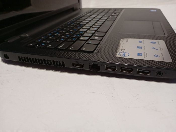 Ноутбук Dell Inspiron 17 3721 / 17.3" (1600x900) TN / Intel Core i5-3337U (2 (4) ядра по 1.8 - 2.7 GHz) / 8 GB DDR3 / 240 GB SSD + 320 HDD / Intel HD Graphics 4000 / WebCam б/в - изображение 4