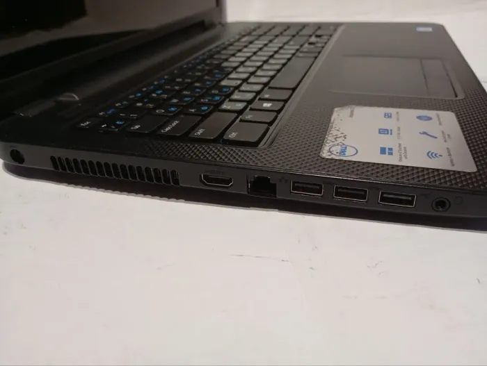 Ноутбук Dell Inspiron 17 3721 / 17.3" (1600x900) TN / Intel Core i5-3337U (2 (4) ядра по 1.8 - 2.7 GHz) / 8 GB DDR3 / 240 GB SSD + 320 HDD / Intel HD Graphics 4000 / WebCam б/в - зображення 4