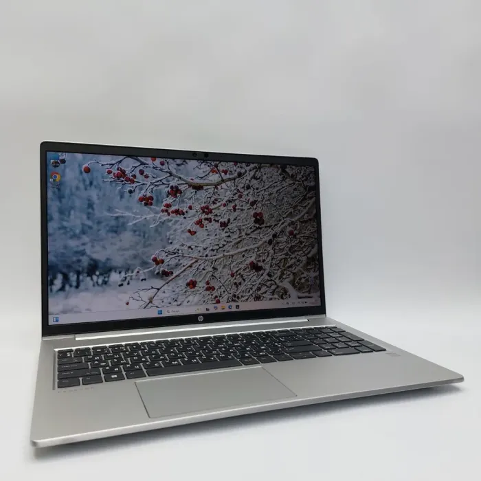 Ультрабук HP ProBook 455 G9 / 15.6" (1920x1080) IPS / AMD Ryzen 5 5625U (6 (12) ядер по 2.3 - 4.3 GHz) / 16 GB DDR4 / 512 GB SSD M.2 NVMe / AMD Radeon Vega 7 Graphics / WebCam б/в - зображення 2