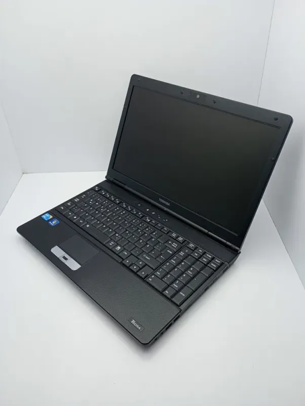Ноутбук Toshiba P50 / 15.6" (1366x768) TN / Intel Core i5-520M (2 (4) ядра по 2.4 - 2.93 GHz) / 6 GB DDR3 / 1000 GB HDD / Intel HD Graphics / WebCam б/в - зображення 4