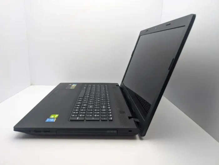 Ноутбук Lenovo IdeaPad G710 / 17.3" (1600x900) TN / Intel Core i5-4210M (2 (4) ядер 2.6 - 3.2 GHz) / 6 GB DDR3 / 320 GB SSD / Intel HD Graphics 4600 / WebCam б/в - зображення 6