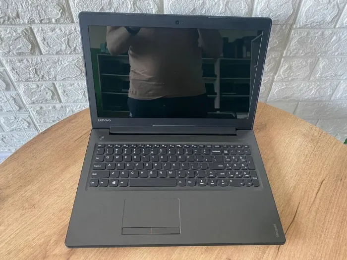 Ноутбук Lenovo IdeaPad 320-15IKB / 15.6" (1366x768) TN / Intel Core i5-7200U (2 (4) ядра по 2.5 - 3.1 GHz) / 8 GB DDR4 / 240 GB SSD / Intel HD Graphics 620 / WebCam / HDMI б/в - зображення 4