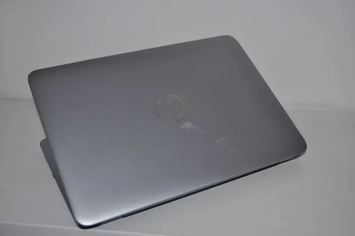 Нетбук Б-клас HP EliteBook 725 G4 / 12.5" (1366x768) TN / AMD Pro A10-8730B (4 ядра по 2.4 - 3.3 GHz) / 8 GB DDR4 / 256 GB SSD / AMD Radeon R5 Graphics / WebCam / Windows 10 Pro б/в - зображення 12