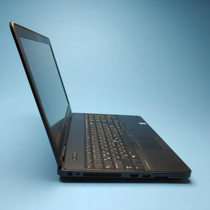 Ноутбук Б-клас Dell Latitude E5540 / 15.6" (1920x1080) TN / Intel Core i5-4310U (2 (4) ядра по 2.0 - 3.0 GHz) / 8 GB DDR3 / 240 GB SSD / Intel HD Graphics 4400 / WebCam / DVD-ROM / Win 10 Pro б/в - зображення 3