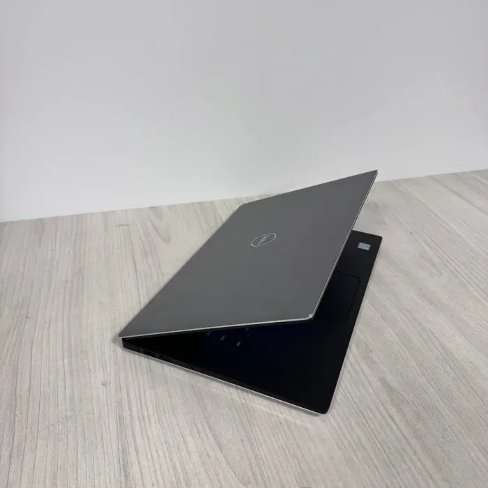 Мобільна робоча станція Б-класу Dell Precision 5540 / 15,6" (1920x1080) IPS / Intel Core i7-9750H (6 (12) ядер по 2,6 - 4,5 ГГц) / 16 ГБ DDR4 / 512 ГБ SSD / nVidia Quadro T1000, 4 ГБ GDDR6, 128-біт / WebCam б/в - зображення 9