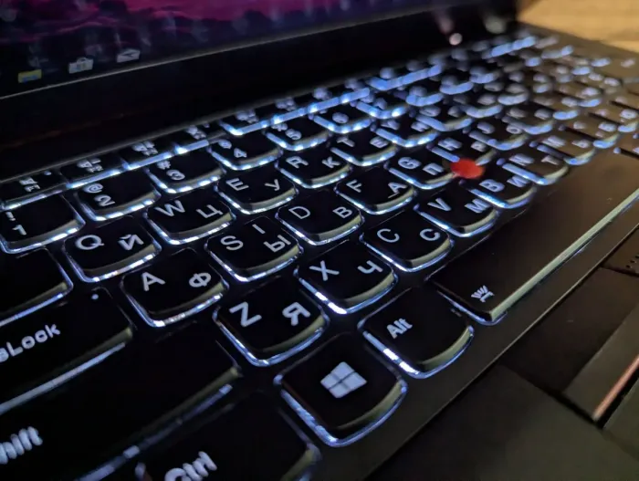 Ультрабук Lenovo ThinkPad x390 / 13.3" (1920x1080) IPS / Intel Core i7-8665U (4 (8) ядра по 1.9 - 4.8 GHz) / 16 GB DDR4 / 512 GB SSD / Intel UHD Graphics / WebCam / TouchID / Windows 10 б/у - зображення 6