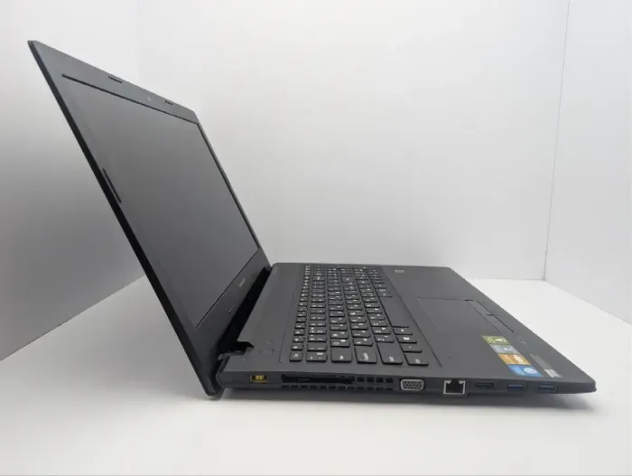 Ноутбук Б-клас Lenovo G500 / 15.6" (1366x768) TN / Intel Core i3-3120M (2 (4) ядра по 2.5 GHz) / 6 GB DDR3 / 500 GB HDD / nVidia GeForce GT 720M, 1 GB GDDR3, 64-bit / WebCam / DVD-ROM б/в - зображення 4