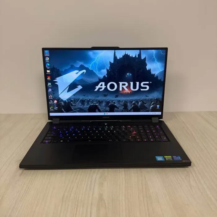 Ігровий ноутбук Б-класу Gigabyte Aorus 17 YE5 / 17.3" (1920x1080) IPS / Intel Core i7-12700H (14 (20) ядер по 3,5 - 4,7 ГГц) / 32 ГБ DDR5 / 1000 ГБ SSD NVMe / nVidia GeForce RTX 3080 Ti, 16 ГБ GDDR6, 256-bit / WebCam б/в - зображення 2
