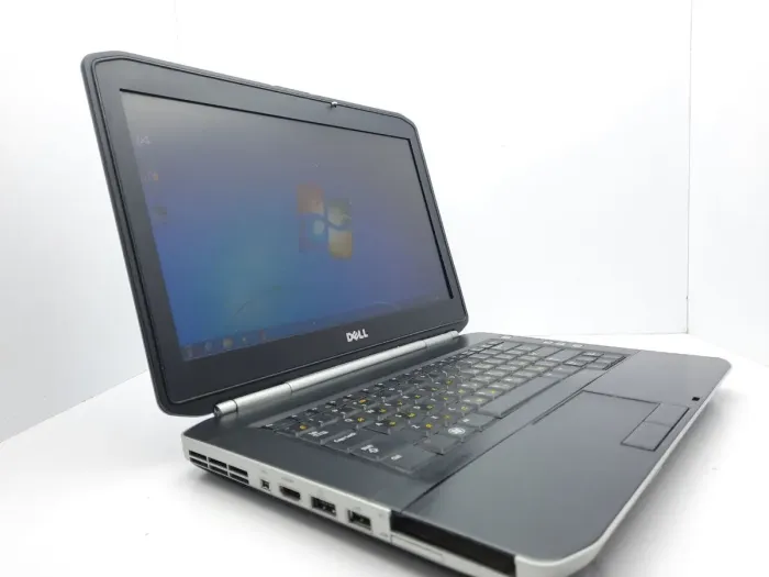 Ноутбук Dell Latitude E5420 / 14" TN / Intel Core i5-2430M (2(4) ядра по 2.4-3 GHz) / 4GB DDR3 / 320GB HDD / HD Graphics 3000 б/в - зображення 3