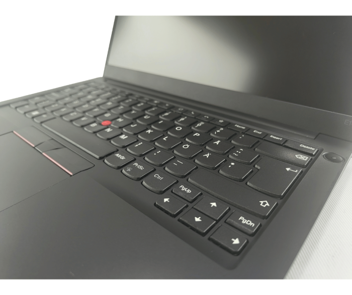 Ультрабук Lenovo ThinkPad E14 Gen2 / 14" (1920x1080) IPS / Intel Core i5-1135G7 (4 (8) ядра по 4.2 GHz) / 8 GB DDR4 / 240 GB SSD M.2 / Intel Iris Xe Graphics / WebCam б/в - зображення 3
