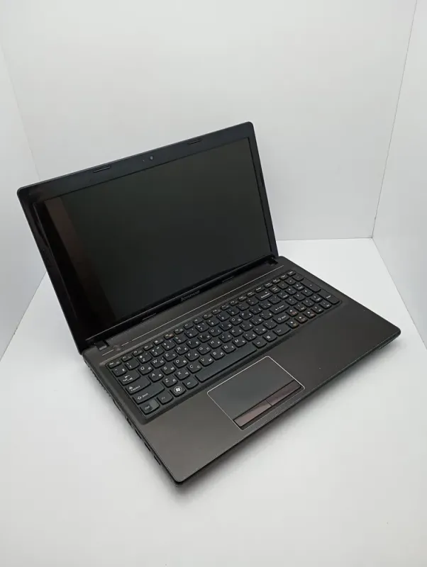 Ноутбук Lenovo G580 / 15.6" (1366x768) TN / Intel Core i3-2348M (2 (4) ядра по 2.3 GHz) / 6 GB DDR3 / 500 GB HDD / Intel HD Graphics 3000 / WebCam б/в - зображення 3