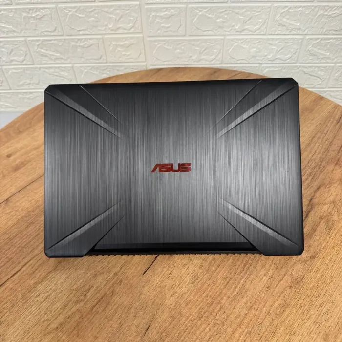 Ігровий ноутбук Б-клас Asus TUF Gaming FX504GM / 15.6" (1920x1080) IPS / Intel Core i5-8300H (4 (8) ядра по 2.3 - 4.0 GHz) / 8 GB DDR4 / 512 GB SSD / nVidia GeForce GTX 1060, 3 GB GDDR5, 192-bit / WebCam б/в - зображення 3