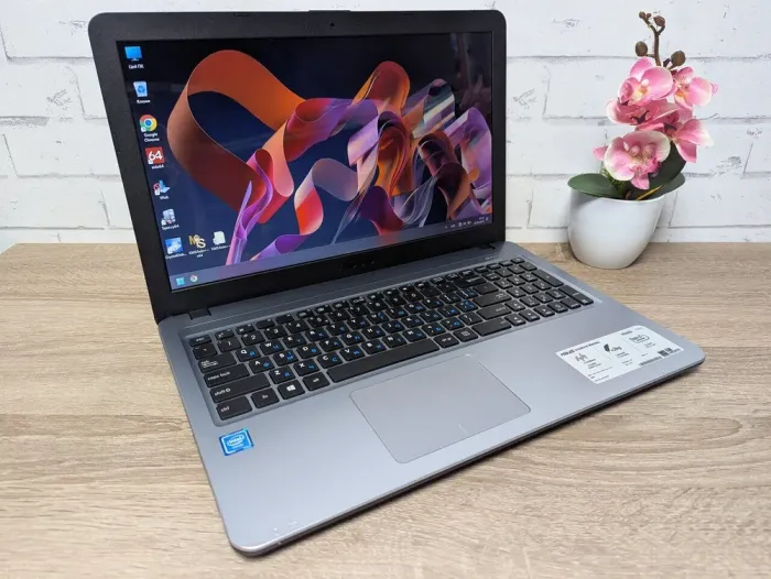 Ноутбук Б-клас Asus R540S / 15.6" (1366x768) TN / Intel Celeron N3050 (2 ядра по 1.6 - 2.16 GHz) / 8 GB DDR3 / 128 GB SSD / Intel HD Graphics / WebCam б/в - зображення 4