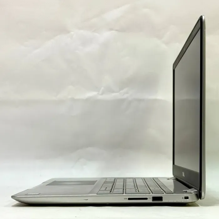 Ноутбук Б-клас Dell Inspiron 15 5584 / 15.6" (1920x1080) IPS Touch / Intel Core i7-8565U (4 (8) ядер по 1.8 - 4.6 GHz) / 16 GB DDR4 / 128 GB SSD + 500 GB HDD / Intel UHD Graphics / WebCam / Windwos 11 Pro б/в - зображення 6