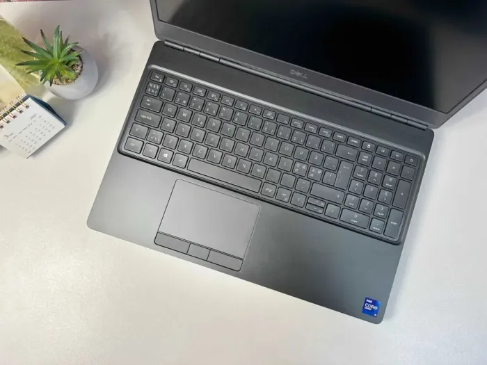 Мобільна робоча станція Dell Precision 7560 / 15.6" (1920x1080) IPS / Intel Core i9-11950H (8 (16) ядер по 2.6 - 5.0 GHz) / 32 GB DDR4 / 1000 GB SSD M.2 / nVidia RTX A4000, 8 GB GDDR6, 256-bit / WebCam б/в - зображення 3