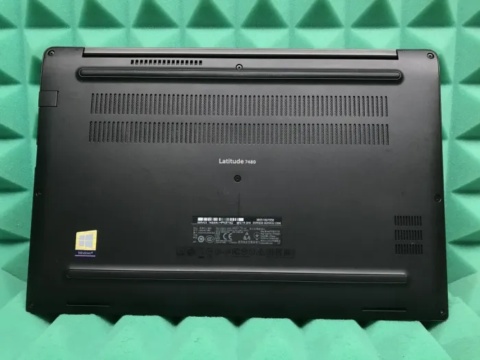 Ультрабук Dell Latitude 7480 / 14" TN / Core i5-6300U (2(4) ядра по 2.4-3GHz) / 8GB DDR4 / 128GB SSD / HD Graphics 520 / WebCam / Fingerprint / HDMI б/в - зображення 6